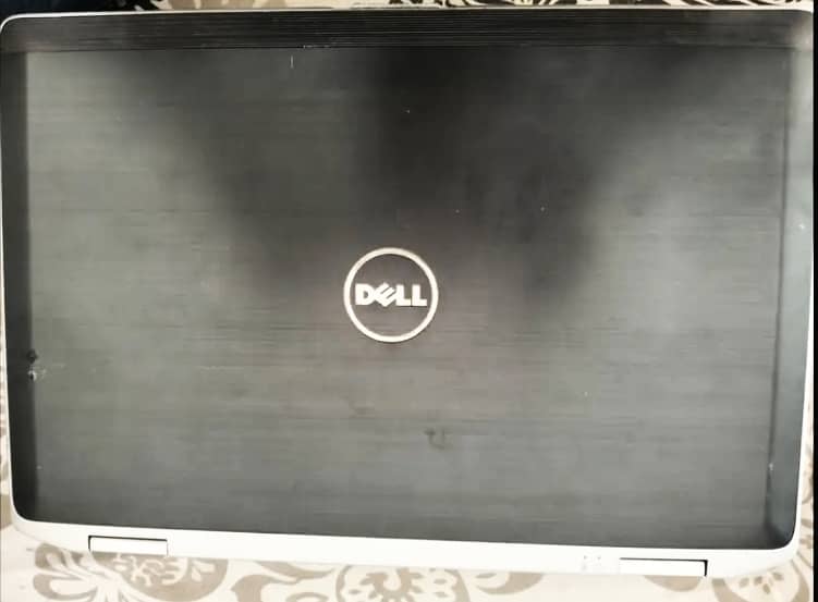 Dell laptop core i5 E6430 4GB ram 320GB HDD 3