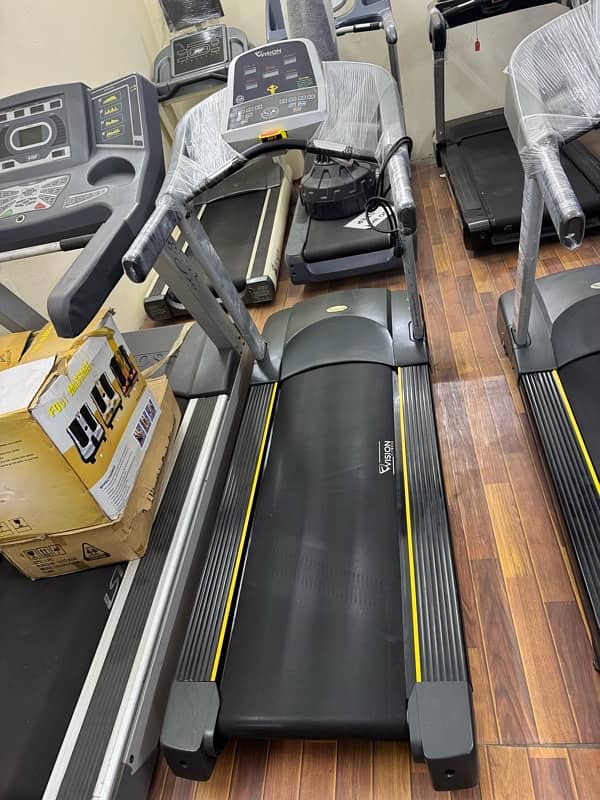 Gym Commercial Treadmils And Spin Cycles 4