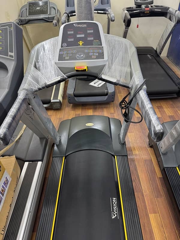 Gym Commercial Treadmils And Spin Cycles 6