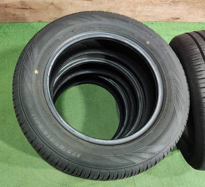 4Tyres set 175/65/R/14 Maxrun Japan Just like Brand new Condition 2