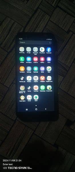 samsungs j8 mobile what box pta approve  dull sim, only glass crack 0