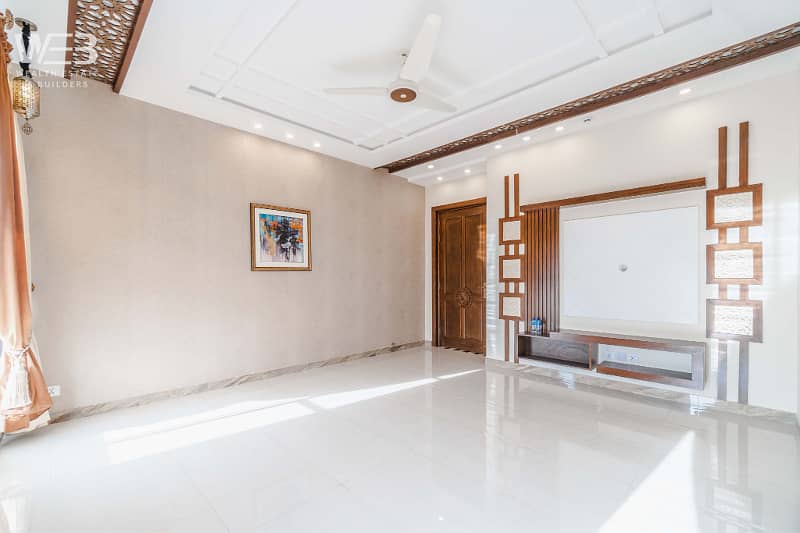 Beautiful 1 Kanal Spanish Dream Home For Sale in Phase 7 35