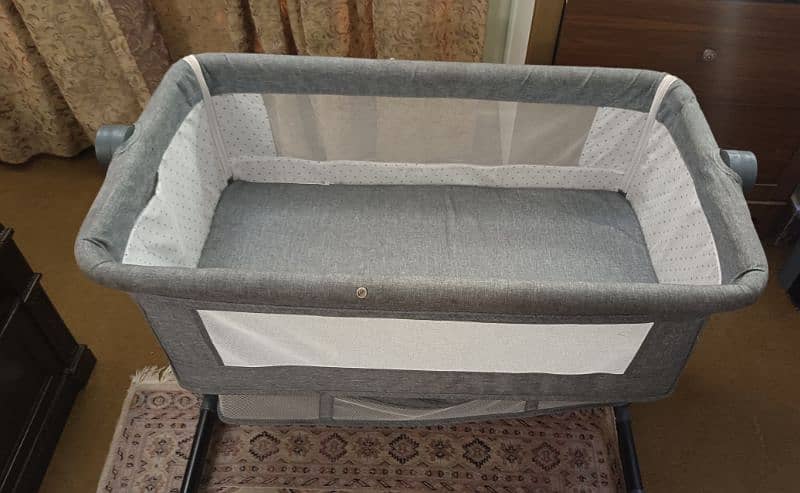 portable imported baby cot and swing 2