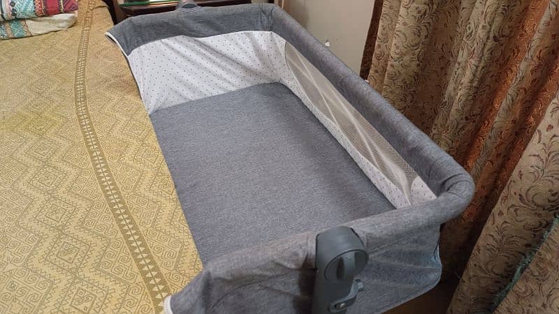 portable imported baby cot and swing 4