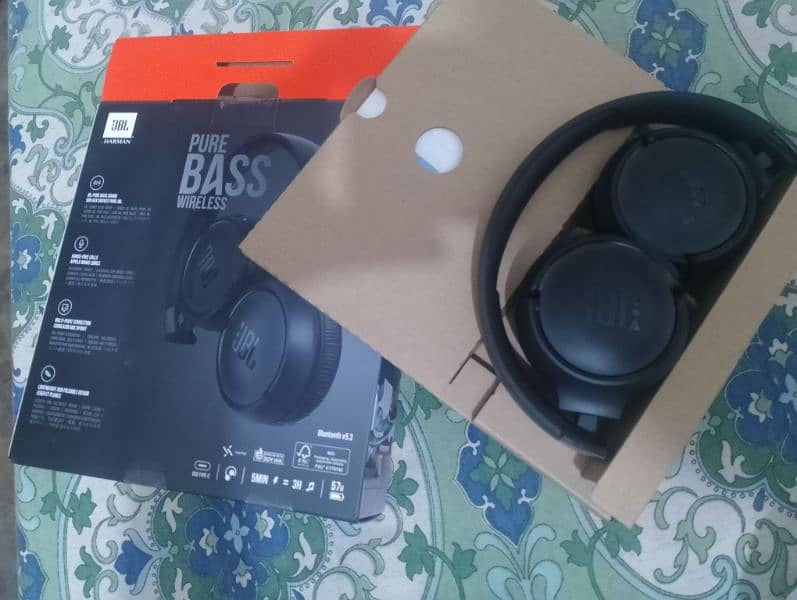 Urgent Sale -Bluetooth wireless Head phone 1