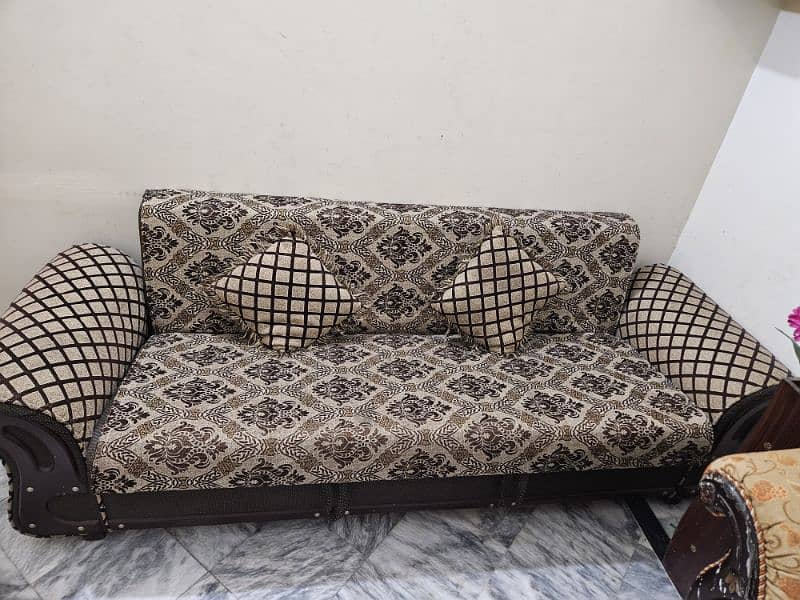 3 Seater +Single Seater Sofa for Sale 2