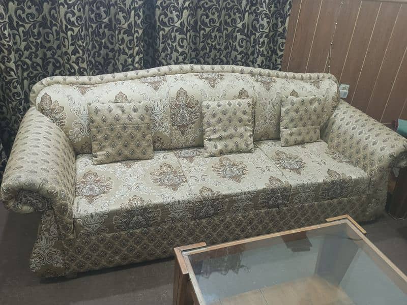 Five seater Sofa set condition 9/10. 0