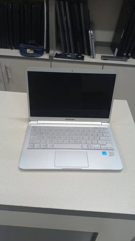 Samsung Core i7 8th Generation 5HRS + Backup 8GB Ram Full HD 1080p 0