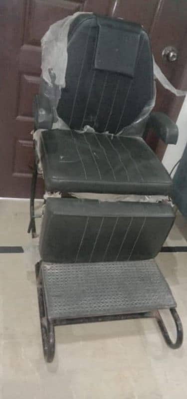 Facial Bed & Chair 9/10 condition for urgent sale. 3