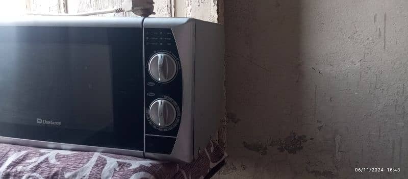 Microwave oven 1