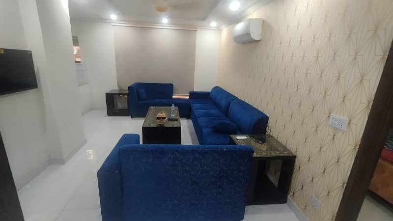 2 BEDROOM FULLY LUXURY FURNISH IDEAL LOCATION EXCELLENT FLAT FOR RENT IN SECTOR C BAHRIA TOWN LAHORE 1