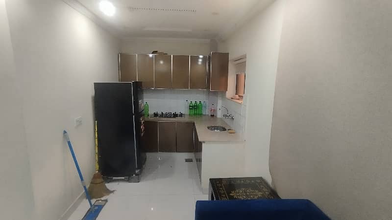 2 BEDROOM FULLY LUXURY FURNISH IDEAL LOCATION EXCELLENT FLAT FOR RENT IN SECTOR C BAHRIA TOWN LAHORE 3