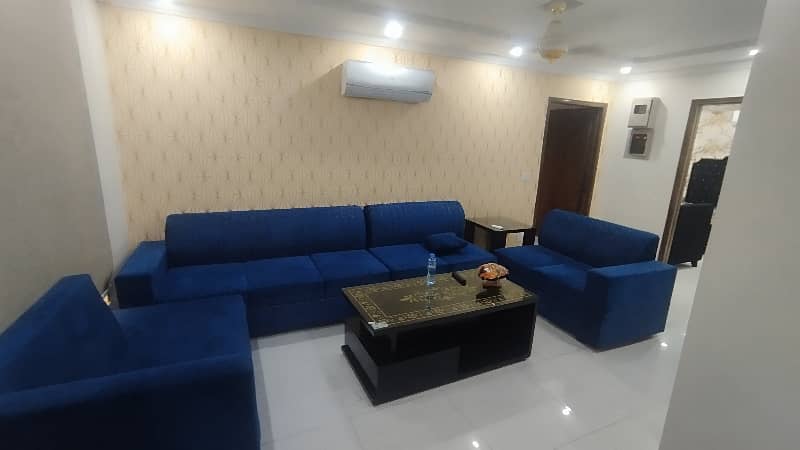 2 BEDROOM FULLY LUXURY FURNISH IDEAL LOCATION EXCELLENT FLAT FOR RENT IN SECTOR C BAHRIA TOWN LAHORE 4