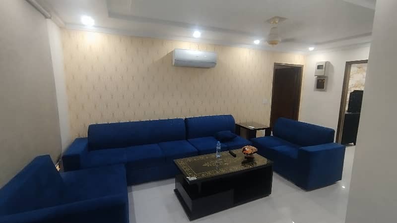 2 BEDROOM FULLY LUXURY FURNISH IDEAL LOCATION EXCELLENT FLAT FOR RENT IN SECTOR C BAHRIA TOWN LAHORE 8