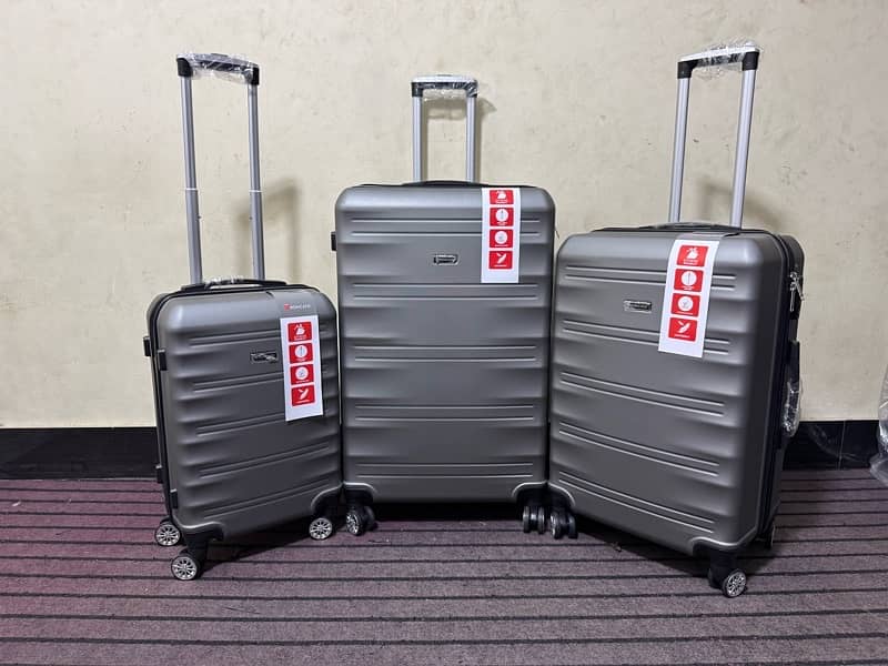 Luggage bags/ travel suitcases/ trolley bags/ travel trolley/ attachi 1