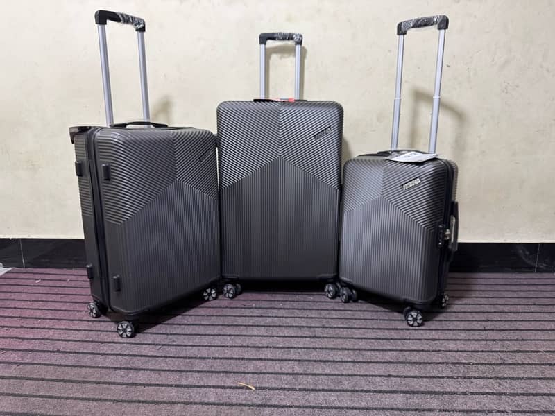 Luggage bags/ travel suitcases/ trolley bags/ travel trolley/ attachi 6