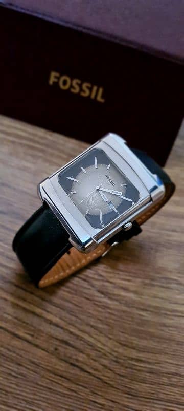 Fossil Gents wrist watch square dial Rare n Unique edition fossil 8