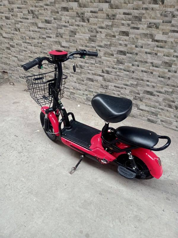 Aima Electric Scooty 2