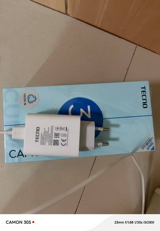 Tecno Canon 30S . 256GB. New Condition 10/10 Complete Box 4