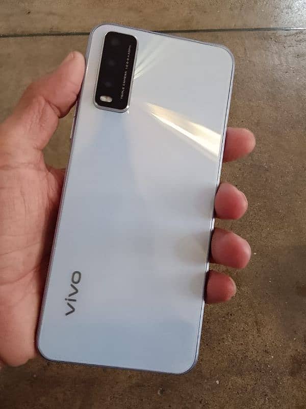 vivo y20 full box lush condetion 1