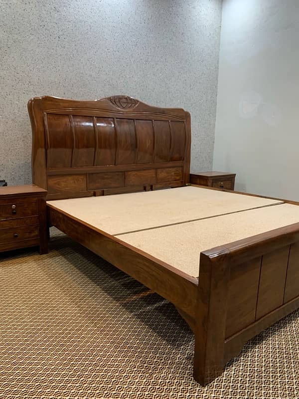 seesham pure wood bed set neat new condition (just call me dnt sms) 2