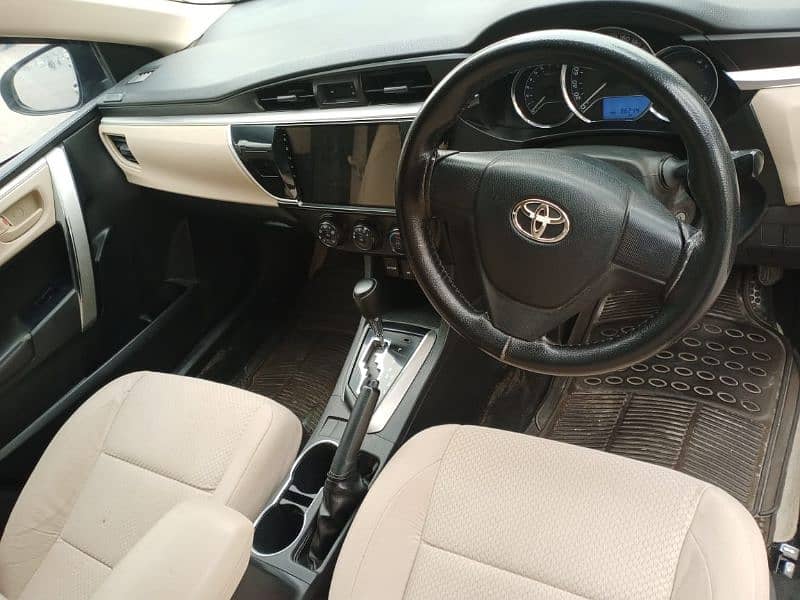 Toyota Corolla GLI 2016 Automatic 11