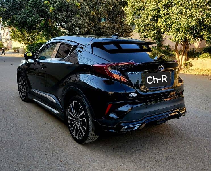 Toyota C-HR Hybrid G Package Model 2019 - 2024 5