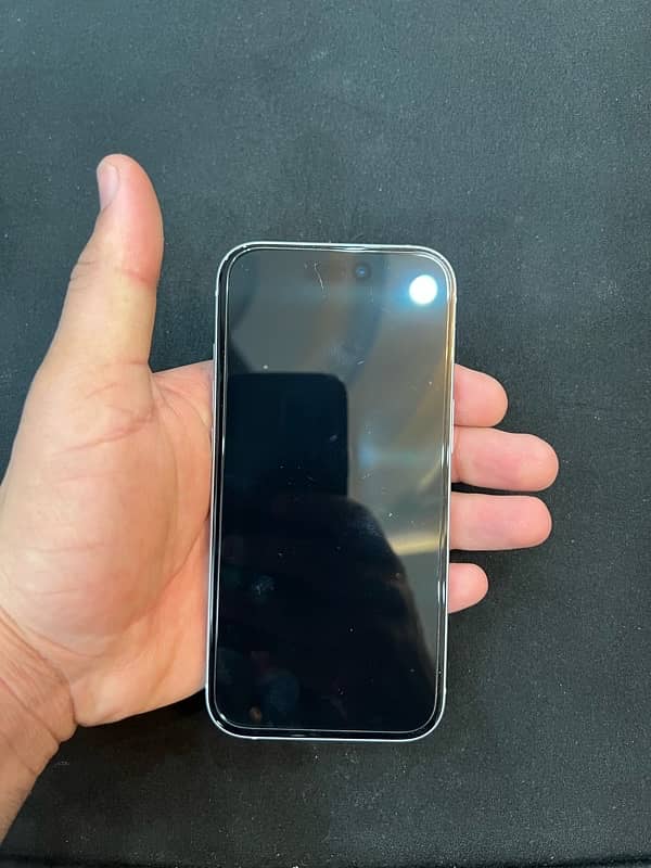 iPhone 15 256GB 4