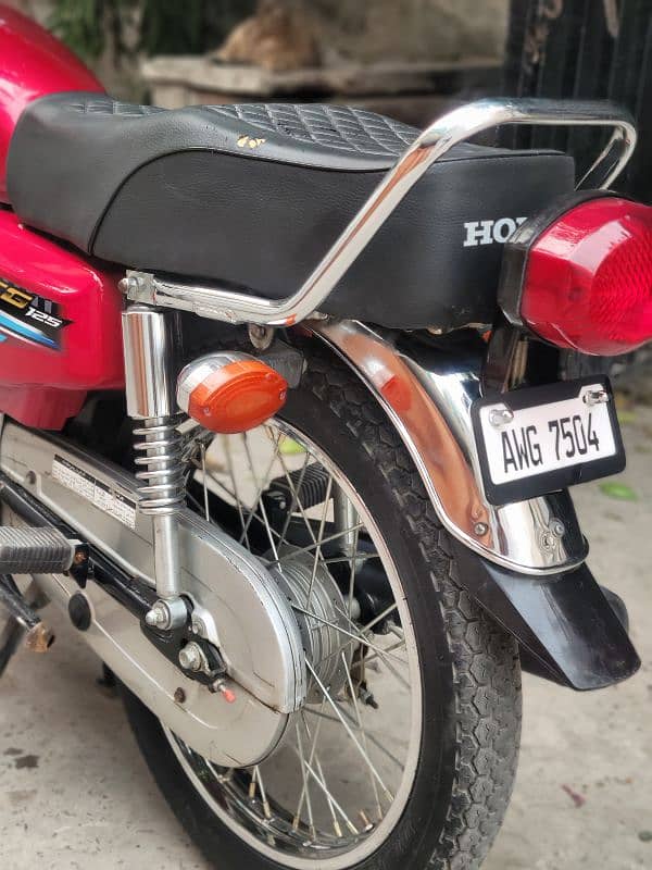 Honda CG125 2024 3