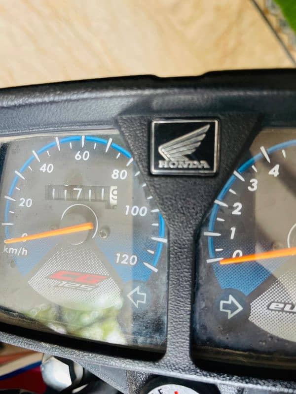 Honda 125 extreme clean condition 2