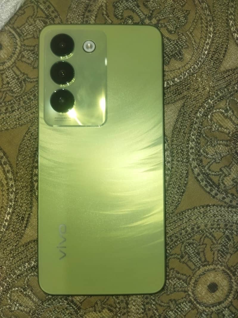 Vivo y 100 8/256 breeze green colour full new with box 2