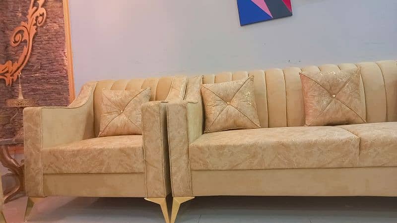 7 seater royal sofa set with metal feet's 2