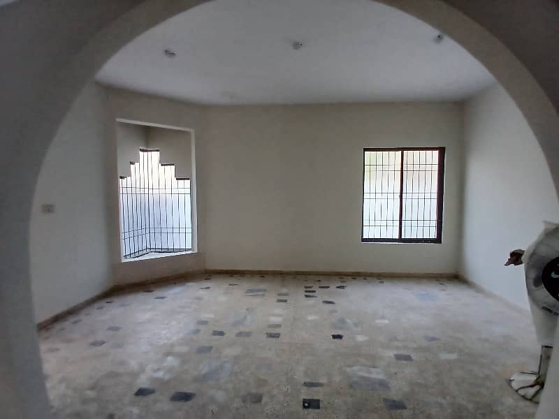 400 SQUARE YARDS CORNER SINGLE STORY INDEPENDENT HOUSE FOR RENT IN JAUHAR 2