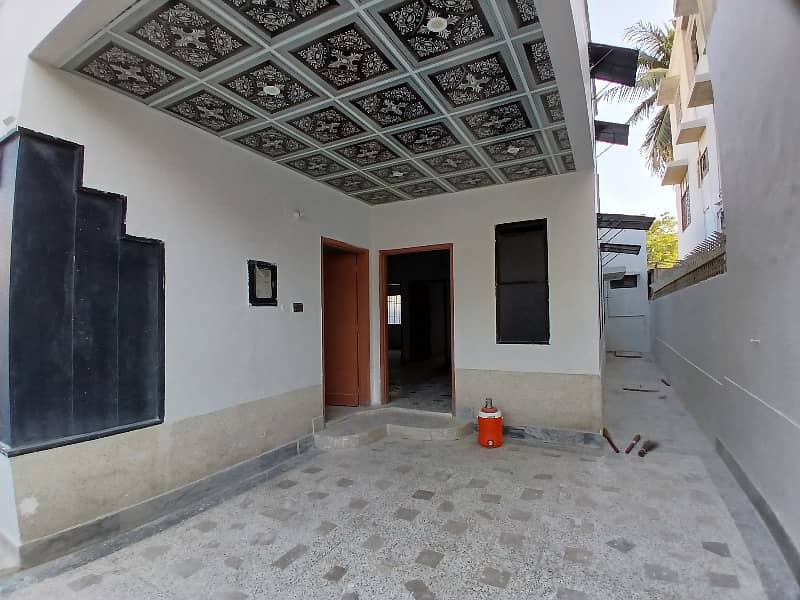 400 SQUARE YARDS CORNER SINGLE STORY INDEPENDENT HOUSE FOR RENT IN JAUHAR 17