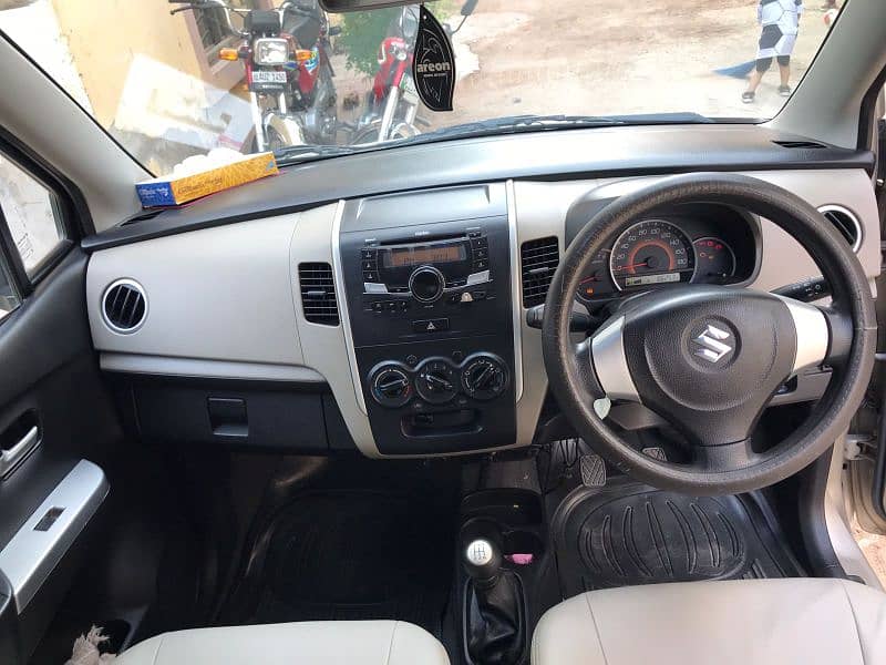 Suzuki Wagon R 2018 12