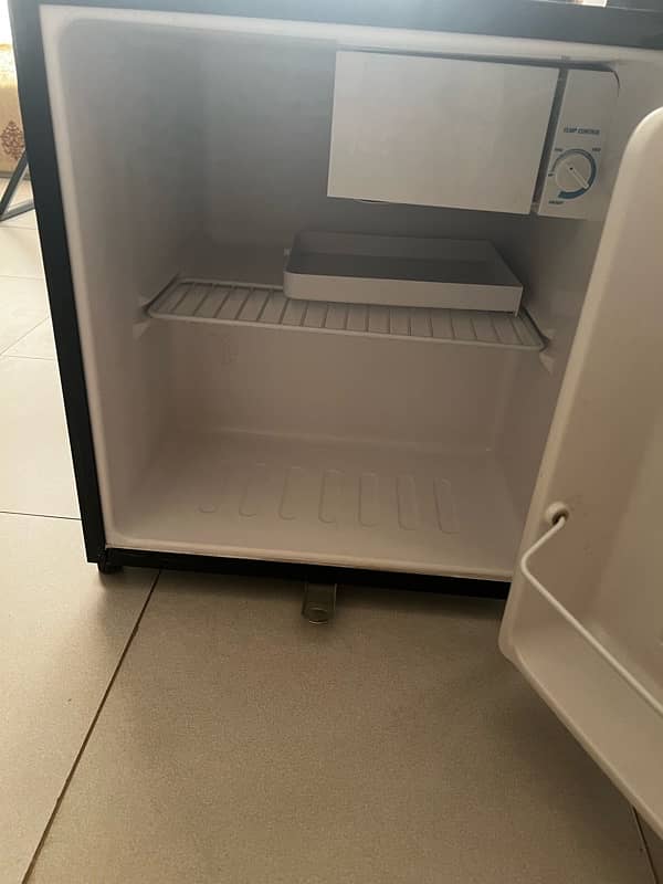 Mini Refrigerator (Single Door) - GNR-183 S. S - Like new condition! 1