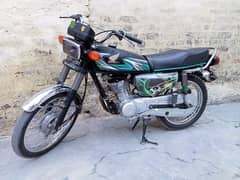 Honda 125 model 2013 condition 10/10 like new book +file available