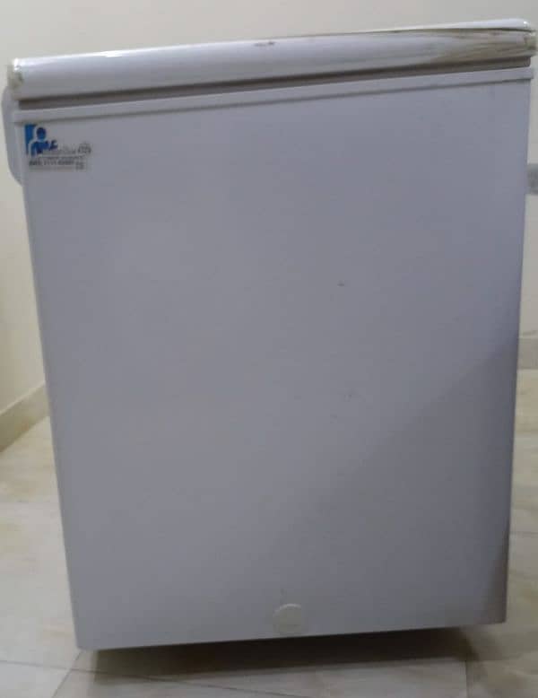 Haier D freezer or refrigerator. 3