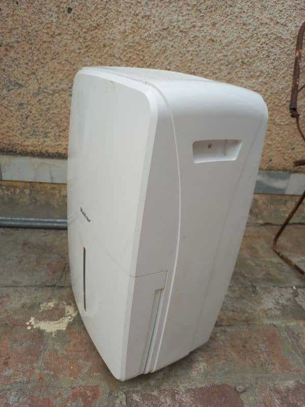 Multistar Dehumidifier 30 liter/day 1