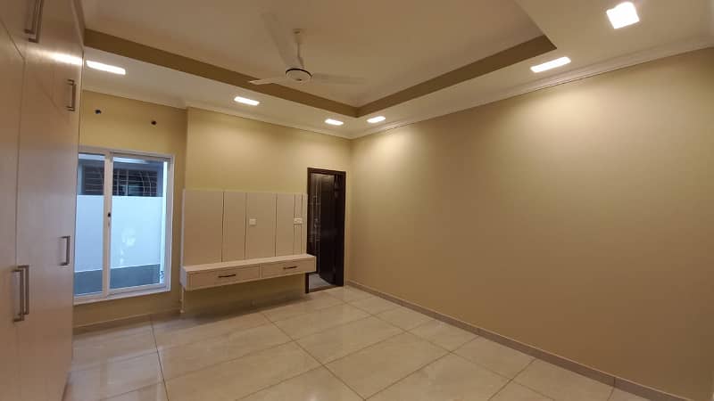 10 Marla Beautiful First Entry House For Rent In Sector E Bahira Town Lahore 10