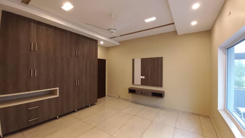 10 Marla Beautiful First Entry House For Rent In Sector E Bahira Town Lahore 17