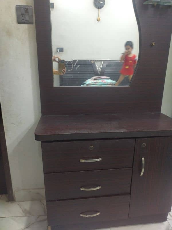 dressing table 1