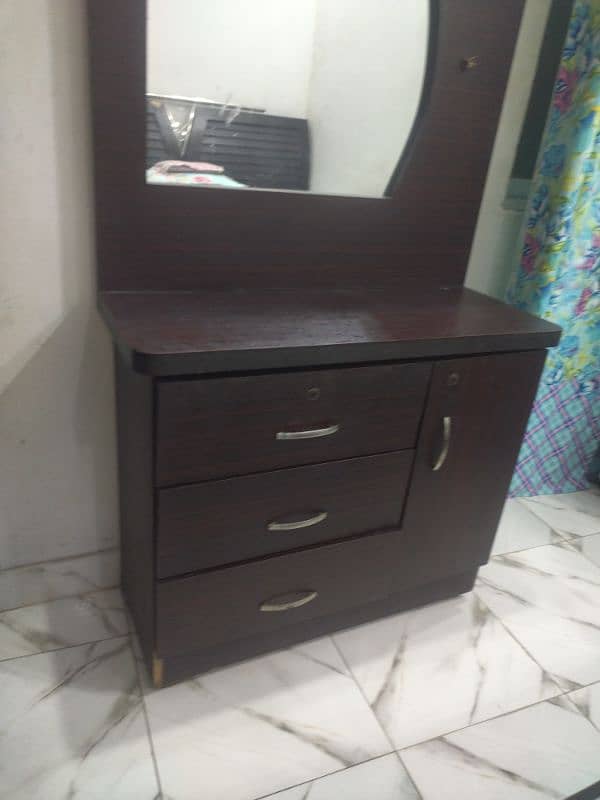 dressing table 3