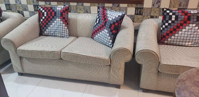 4  2.1. sofa set 1