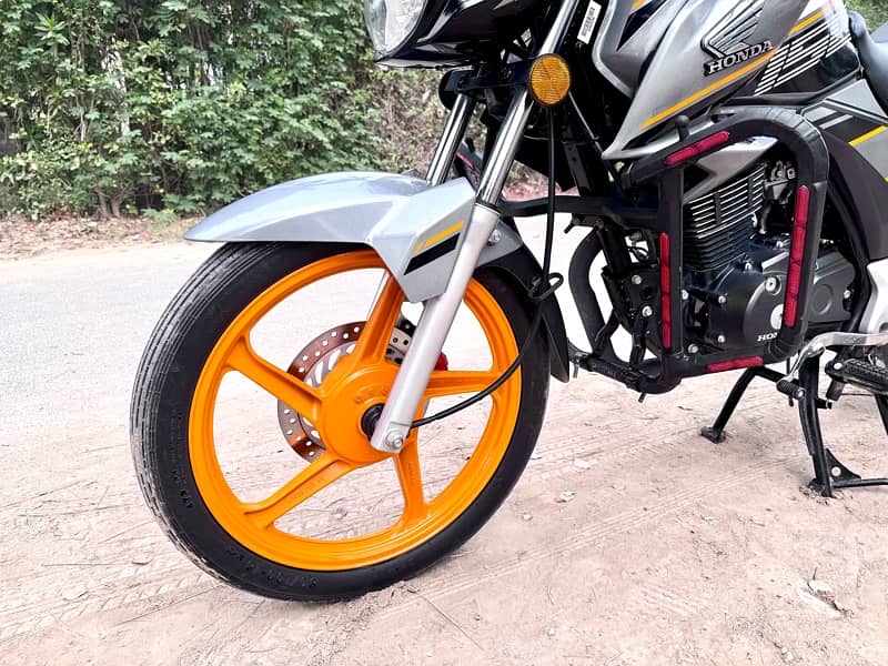 Honda CB 150 F for Sale in Very Good Condition 8