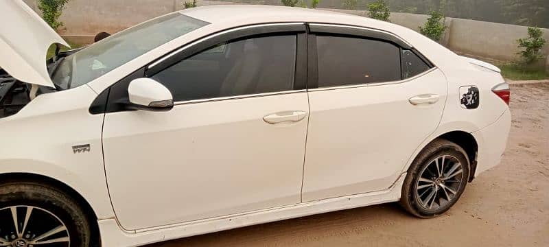 Toyota Corolla Altis 2019 4