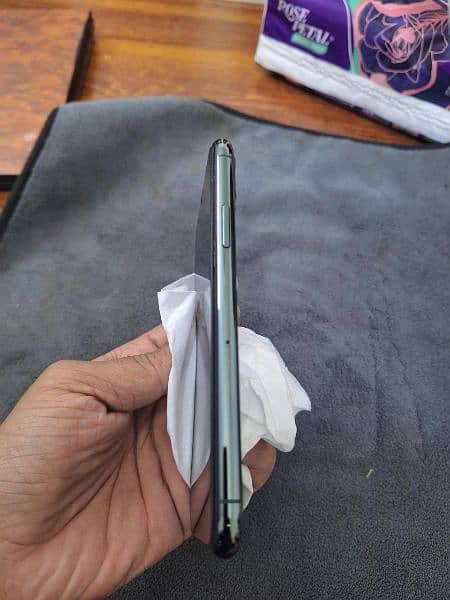 iphone 11 pro ,88/ battery ,pta aprrove 8