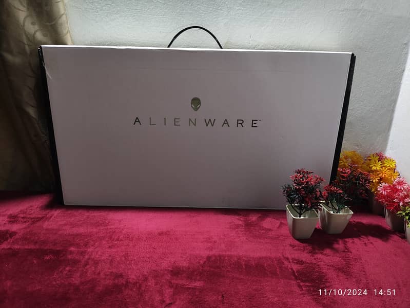 ALIENWARE M16 R2 Laptop with Intel Ultra 9 processor 185H & RTX 4060 1