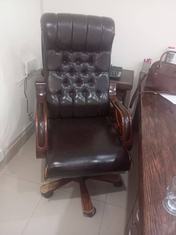 boss chair 2