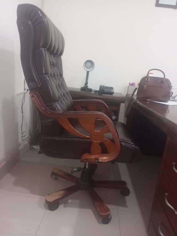 boss chair 3